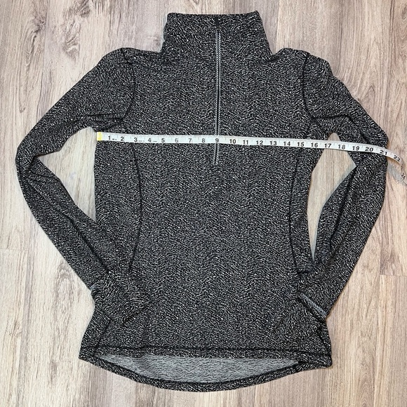 Lululemon Extra Mile 1/2 Zip Reflective Heathered Black pullover, Size 6 - Picture 6 of 8